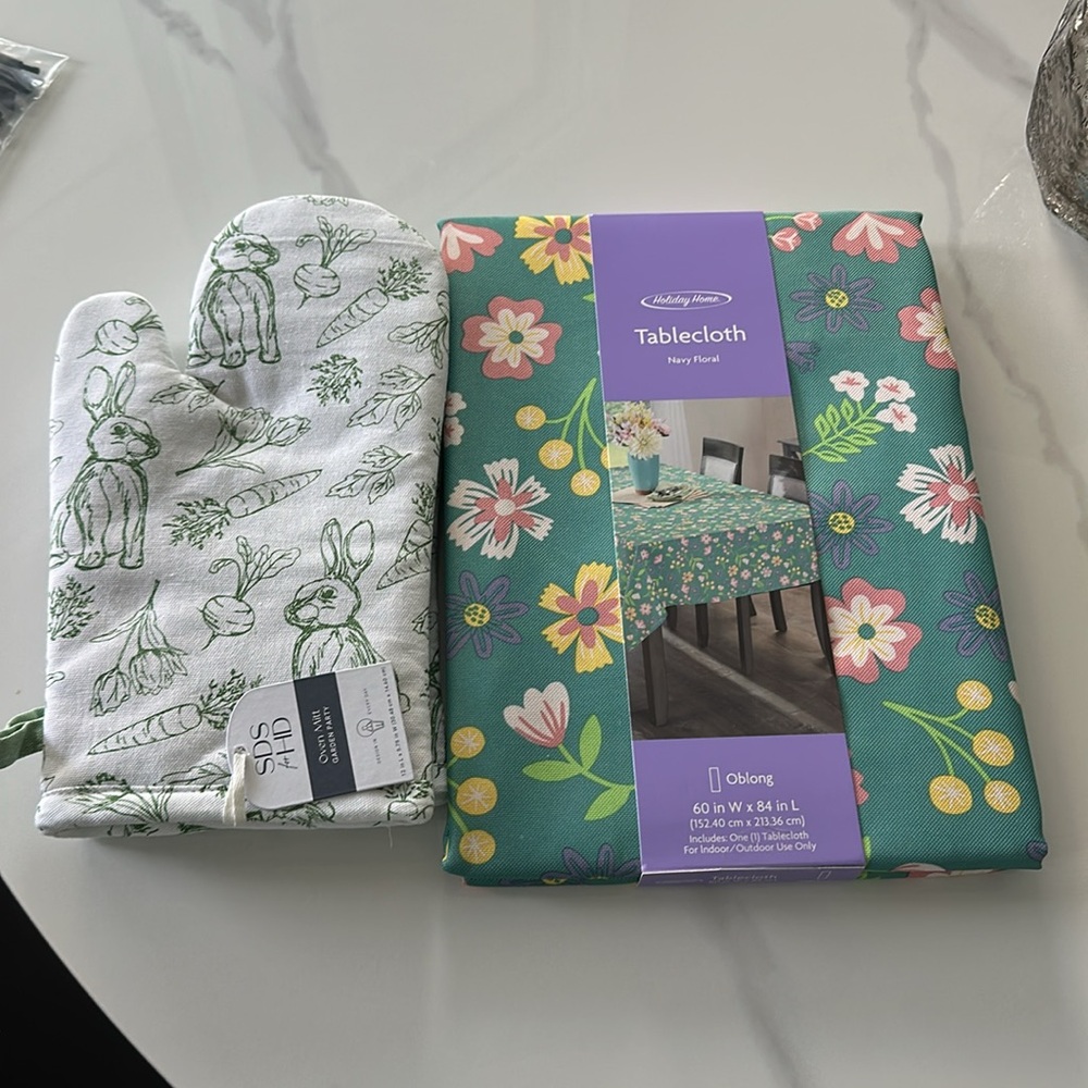 Spring Bunny Oven Mitts and Tablecloth Set